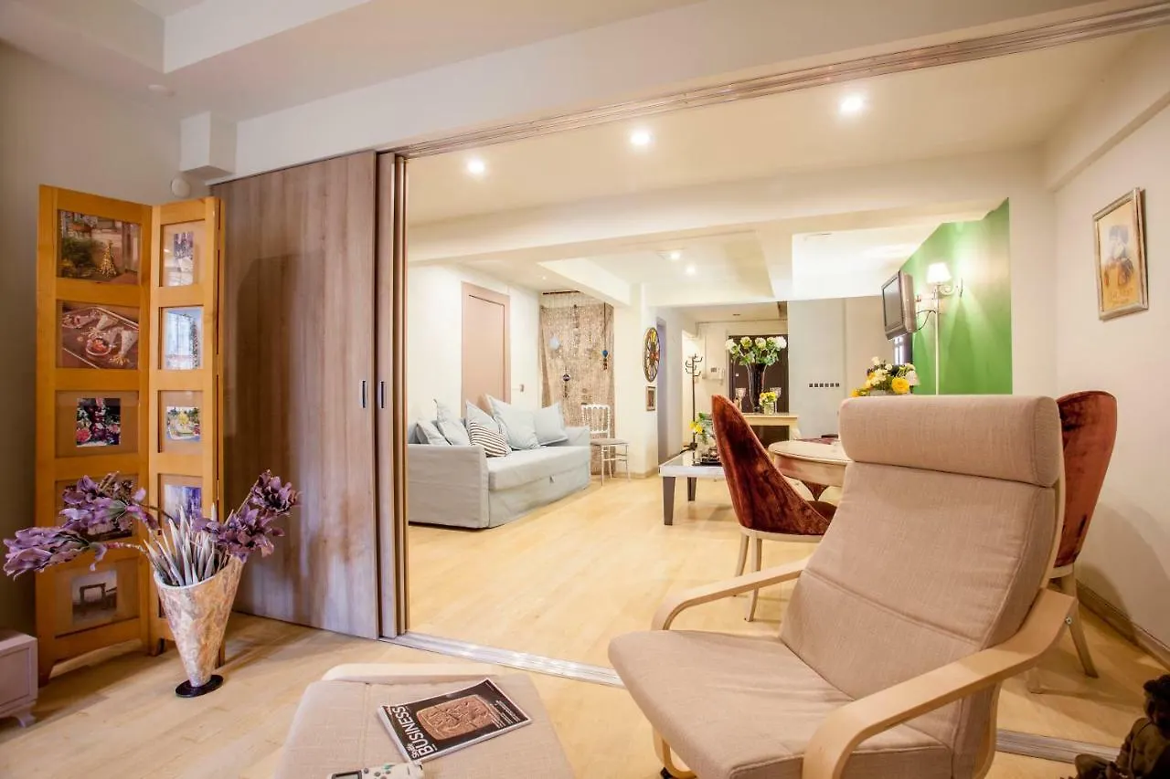 Le Chic Apart Rumeli Caddesi Simsek Apt.No:5 Kat 1 Istanbul 0*,