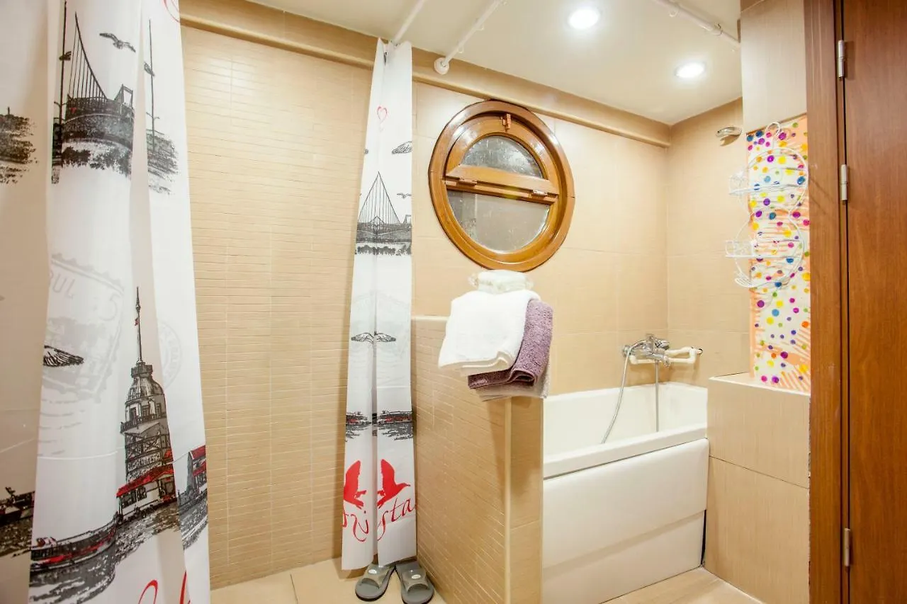 Le Chic Apart Rumeli Caddesi Simsek Apt.No:5 Kat 1 Istanbul Apartment