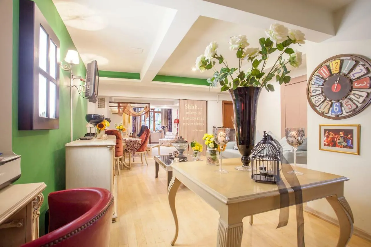 Le Chic Apart Rumeli Caddesi Simsek Apt.No:5 Kat 1 contacts